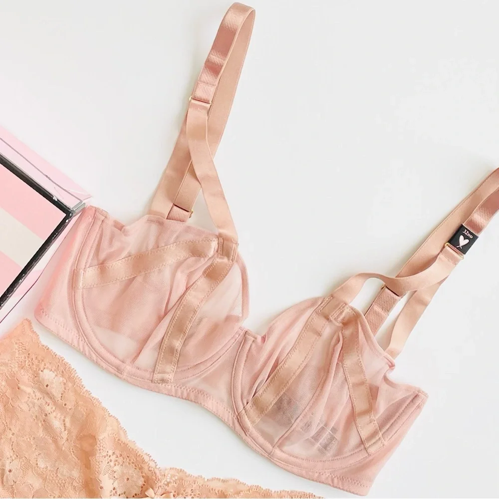 32DD MEDIUM Victoria’s Secret beige bra set